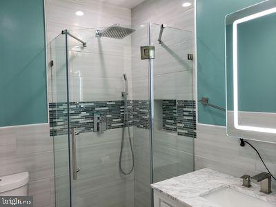 1329 Northgate Square Reston, VA 20190 - Photo 22 of 36 Master Bath