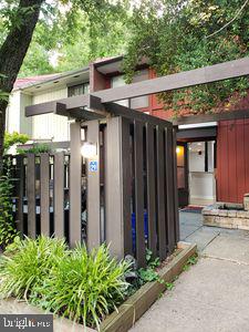1329 Northgate Square Reston, VA 20190 - Photo 4 of 36 Front Entry