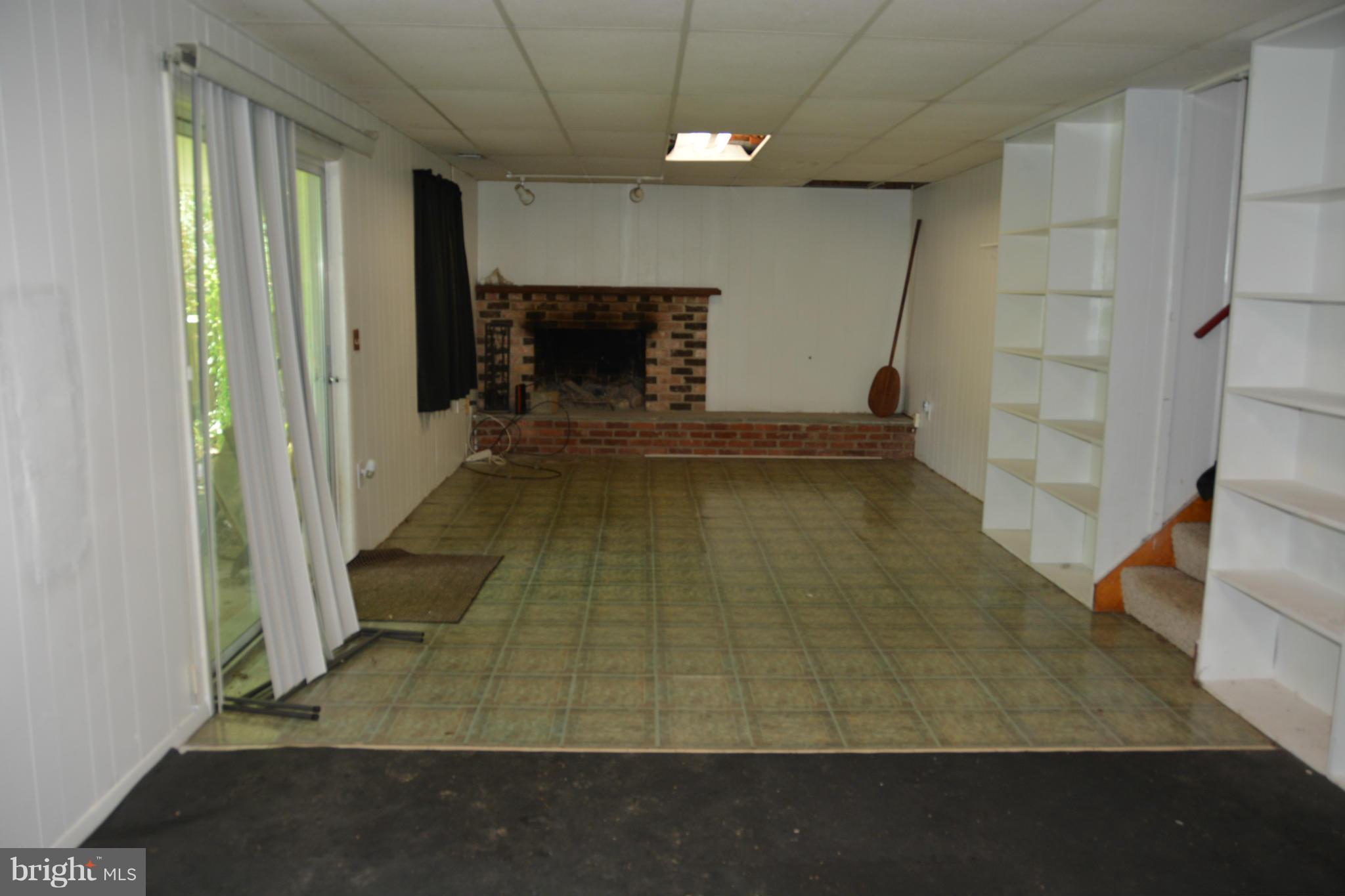 12612 Deoudes Road Boyds, MD 20841 - Photo 5 of 11 Interior (General)