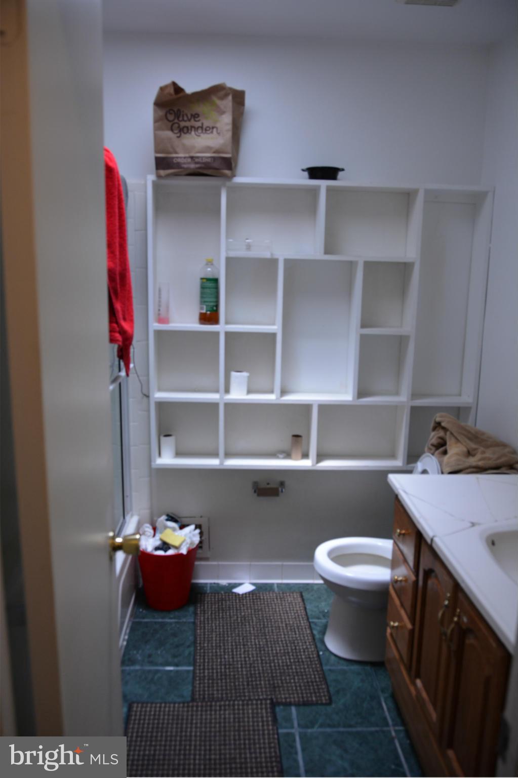 12612 Deoudes Road Boyds, MD 20841 - Photo 8 of 11 Bath