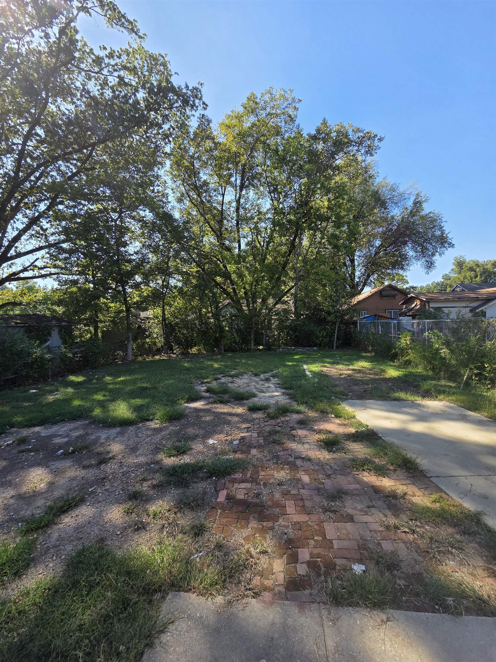 775 Pope Street Memphis, TN 38112 - Photo 12 of 13 a view of a park with large trees