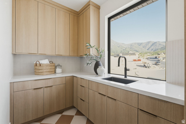 923 North Emery Lane Elk Ridge, UT 84651 - Photo 46 of 101 Expansive window with mountain scenery