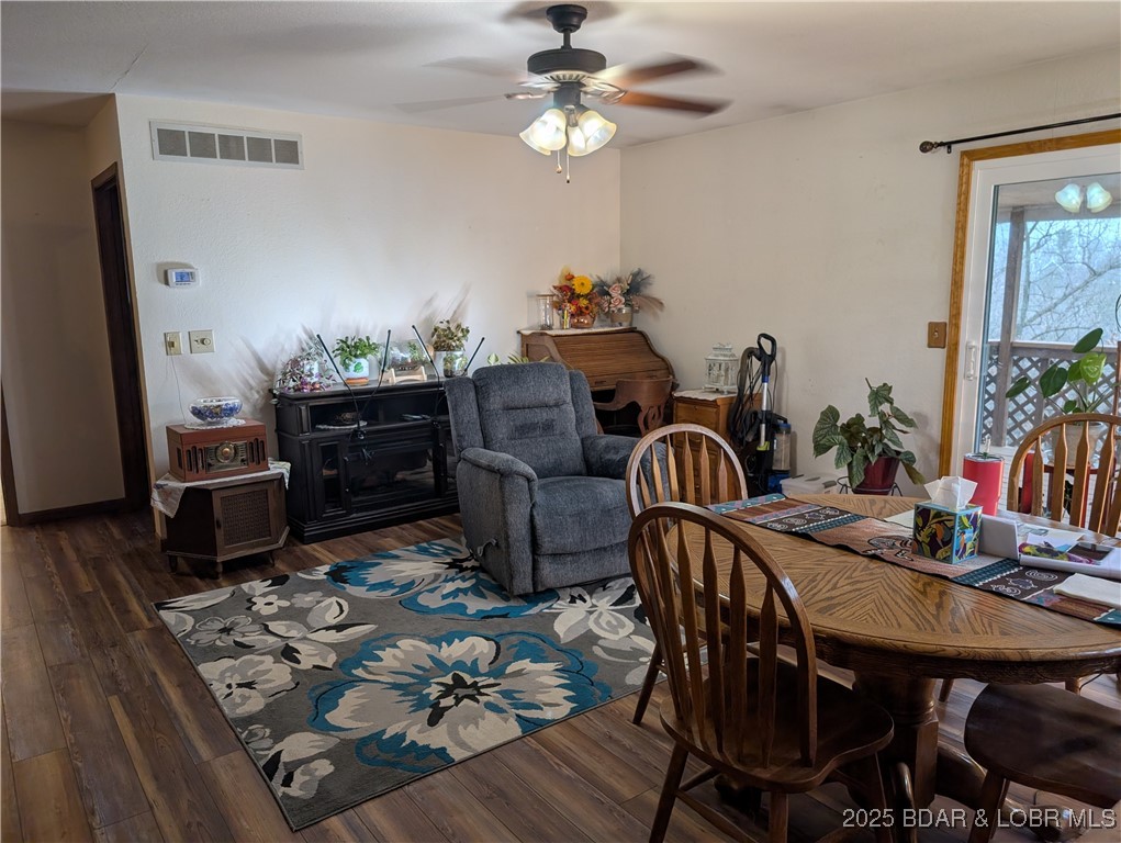 722 Riley Ridge Road Linn Creek, MO 65052 - Photo 21 of 52 Living area