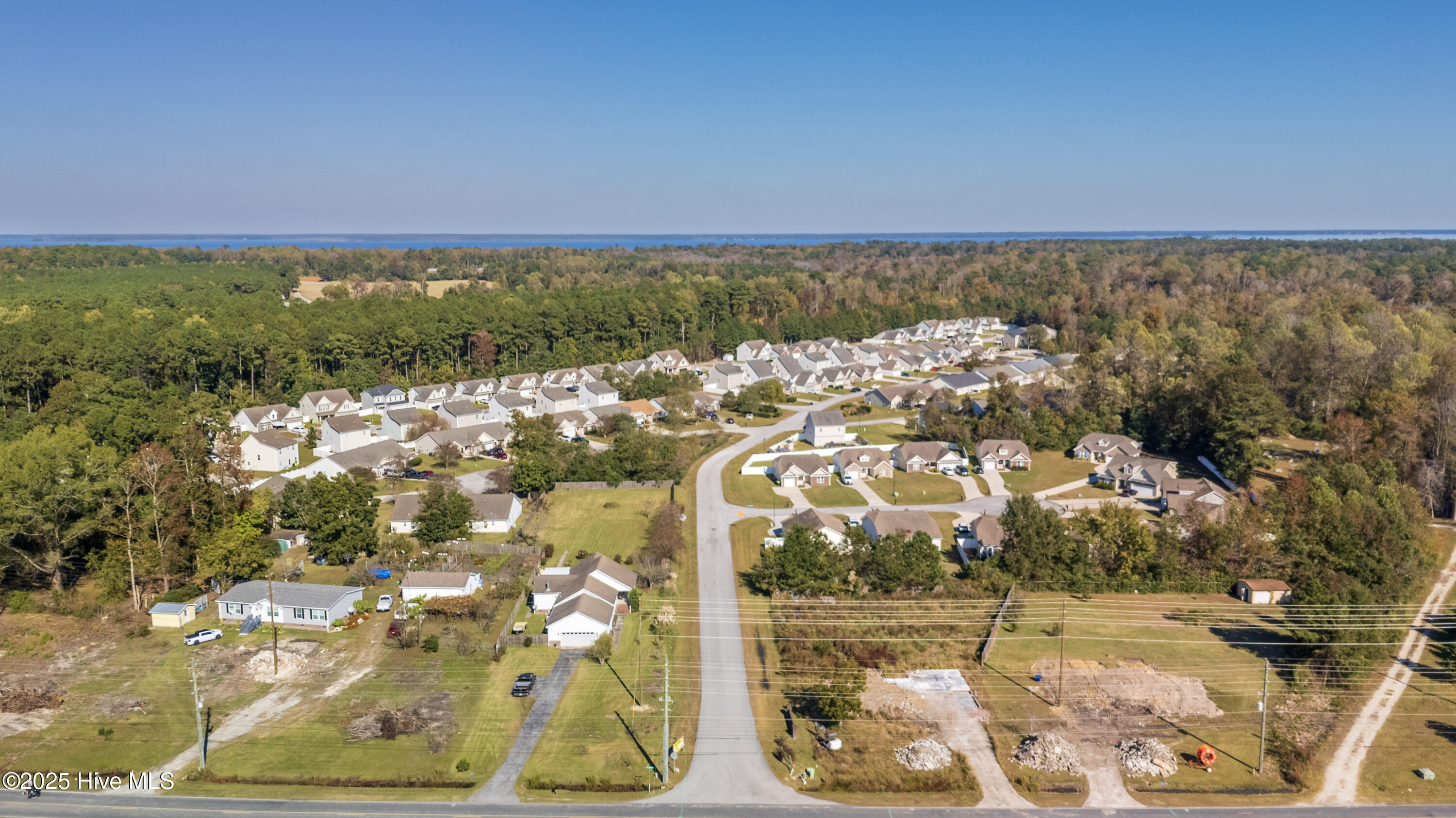 433 Peregrine Ridge Drive New Bern, NC 28560 - Photo 33 of 50 20-DJI_20251101141514_0039_D-HDR