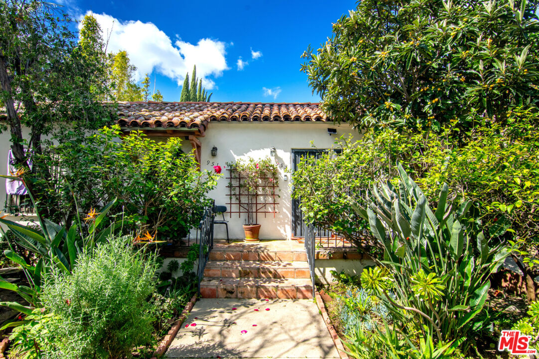 951 North Martel Ave  