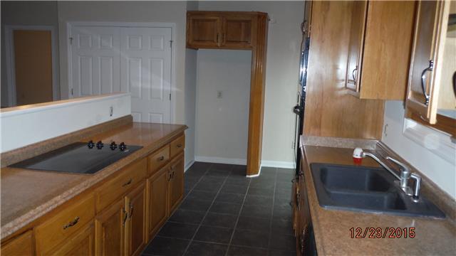 1136 Ridgecrest Road Kingston Springs, TN 37082 - Photo 6 of 14 kitchen
