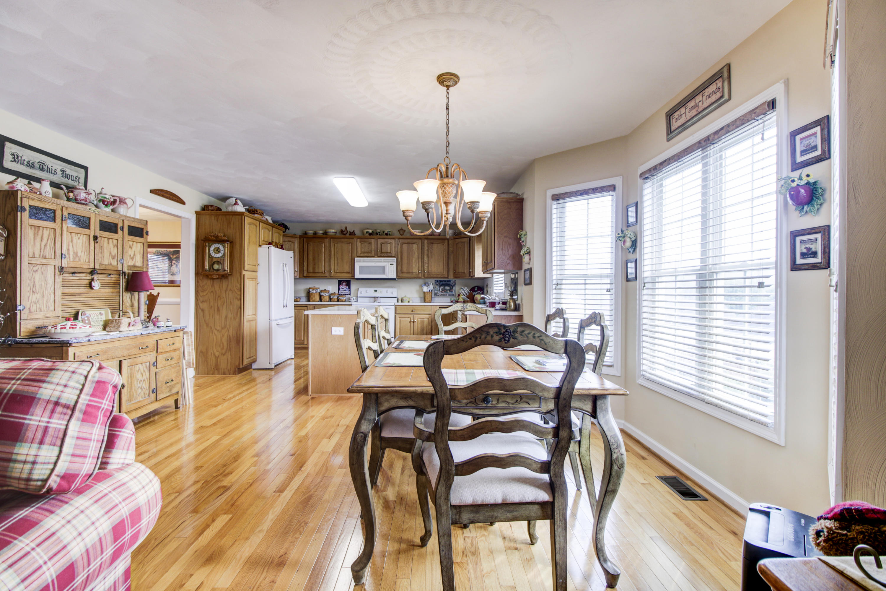 616 Castleridge Road Vinton, VA 24179 - Photo 18 of 36 _MG_0045_6_7_8_9Interior_1