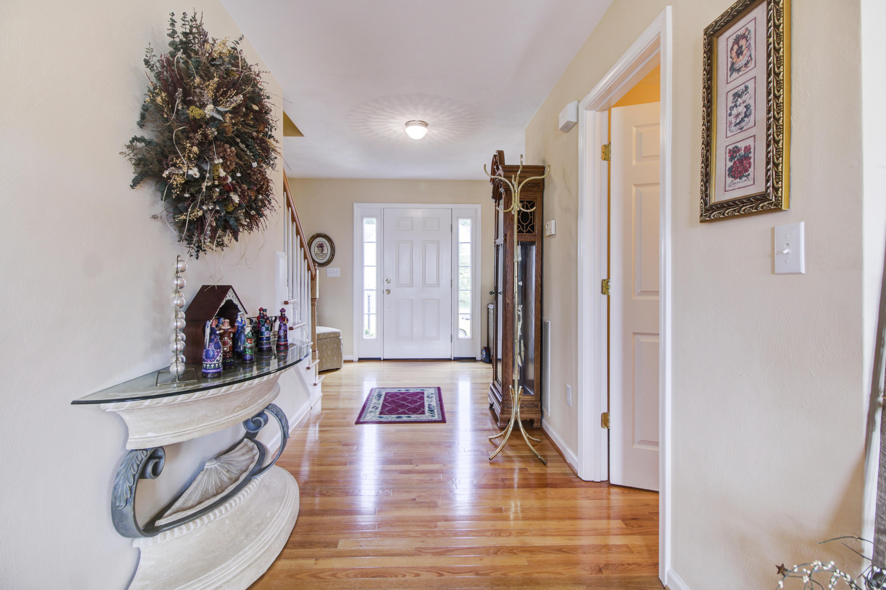 616 Castleridge Road Vinton, VA 24179 - Photo 4 of 36 _MG_0025_6_7_8_9Interior_1