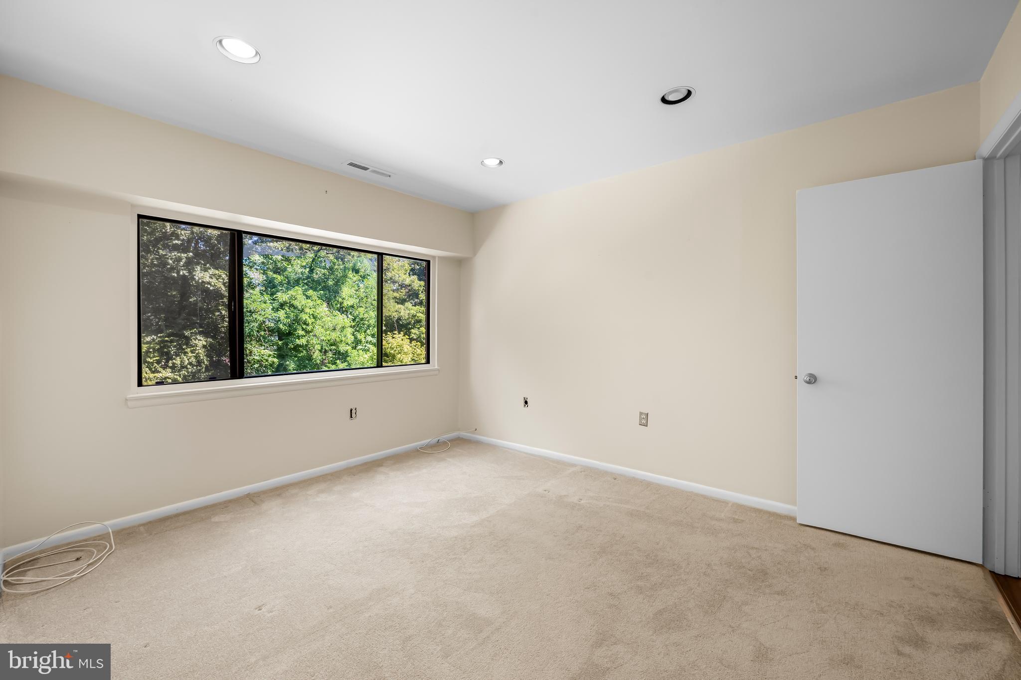 200 Cross Keys Road, Unit R43 Baltimore, MD 21210 - Photo 14 of 34