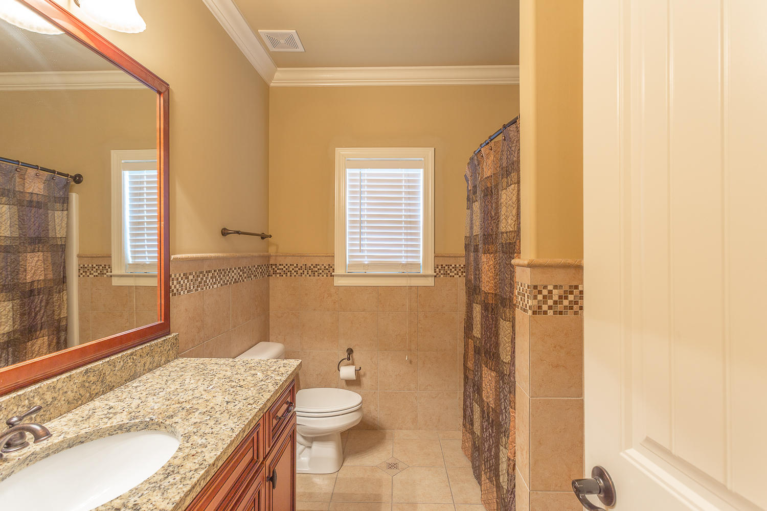 6625 Kenton Ridge Circle, Unit 42 Chattanooga, TN 37421 - Photo 16 of 18 Hall Bath
