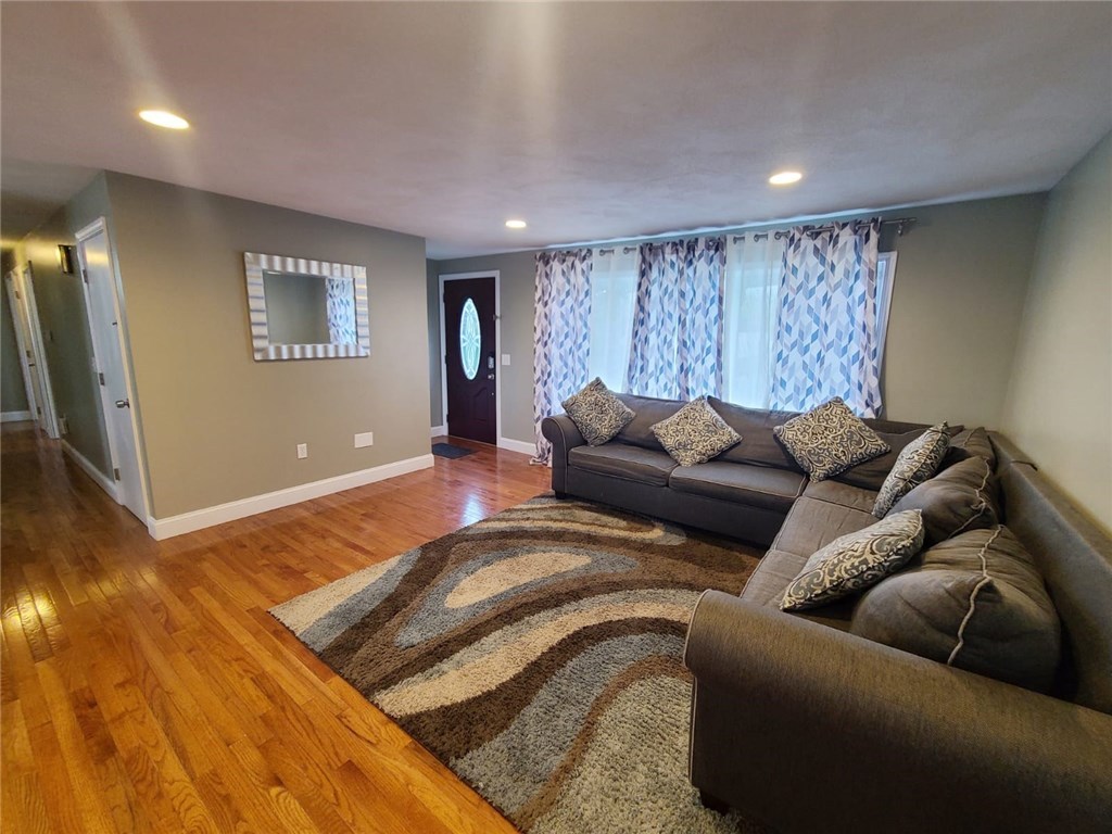 140 Rutland Street Cranston, RI 02920 - Photo 13 of 27
