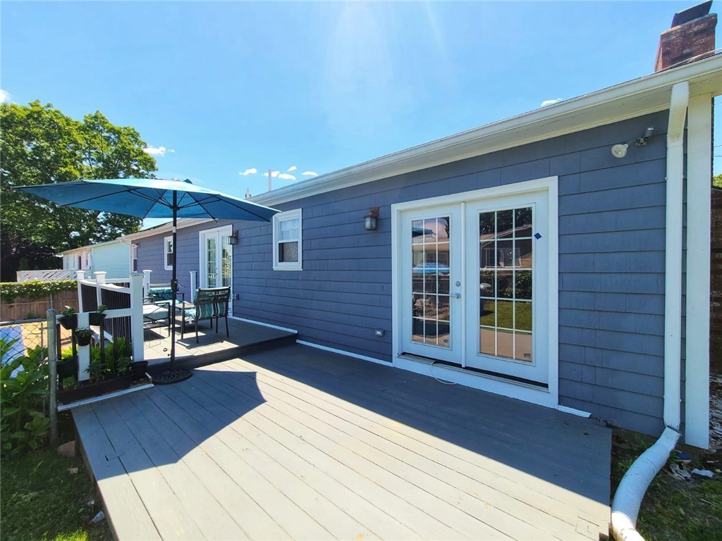 140 Rutland Street Cranston, RI 02920 - Photo 8 of 27