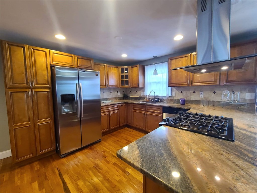 140 Rutland Street Cranston, RI 02920 - Photo 9 of 27