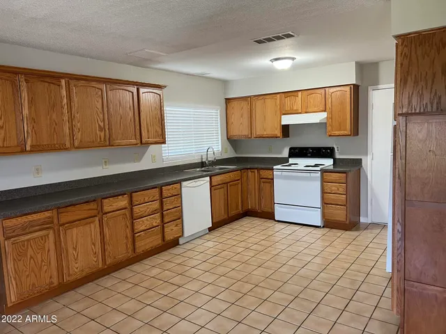 $2,099 | 7827 West College Drive, Phoenix, AZ 85033