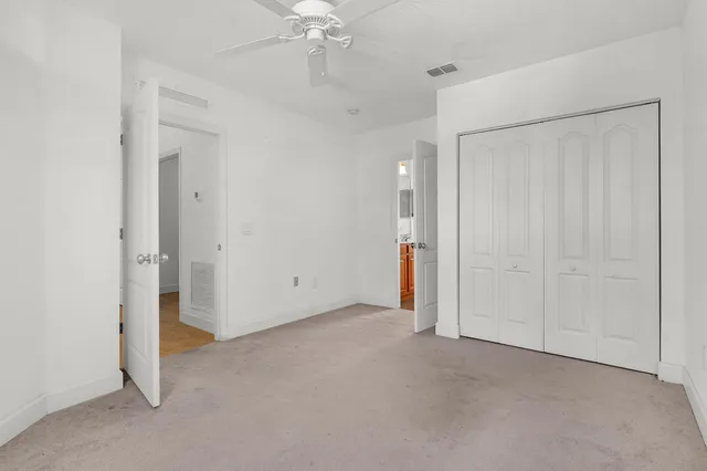 a view of empty room with window