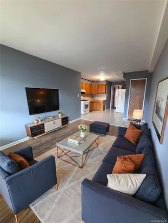 $2,100 | 200-10 32nd Avenue | Auburndale