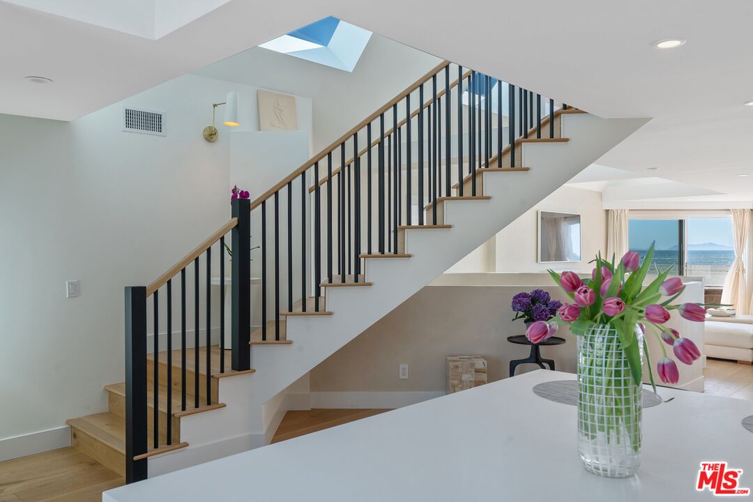 3521 Ocean Drive Oxnard, CA 93035 - Photo 20 of 53 a view of entryway and hall
