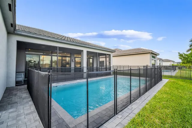 a view of a backyard with garden