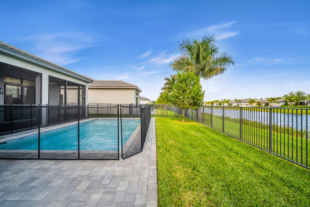 11242 Gln Orch Lane Boynton Beach, FL 33473 - Photo 54 of 55 a view of a backyard