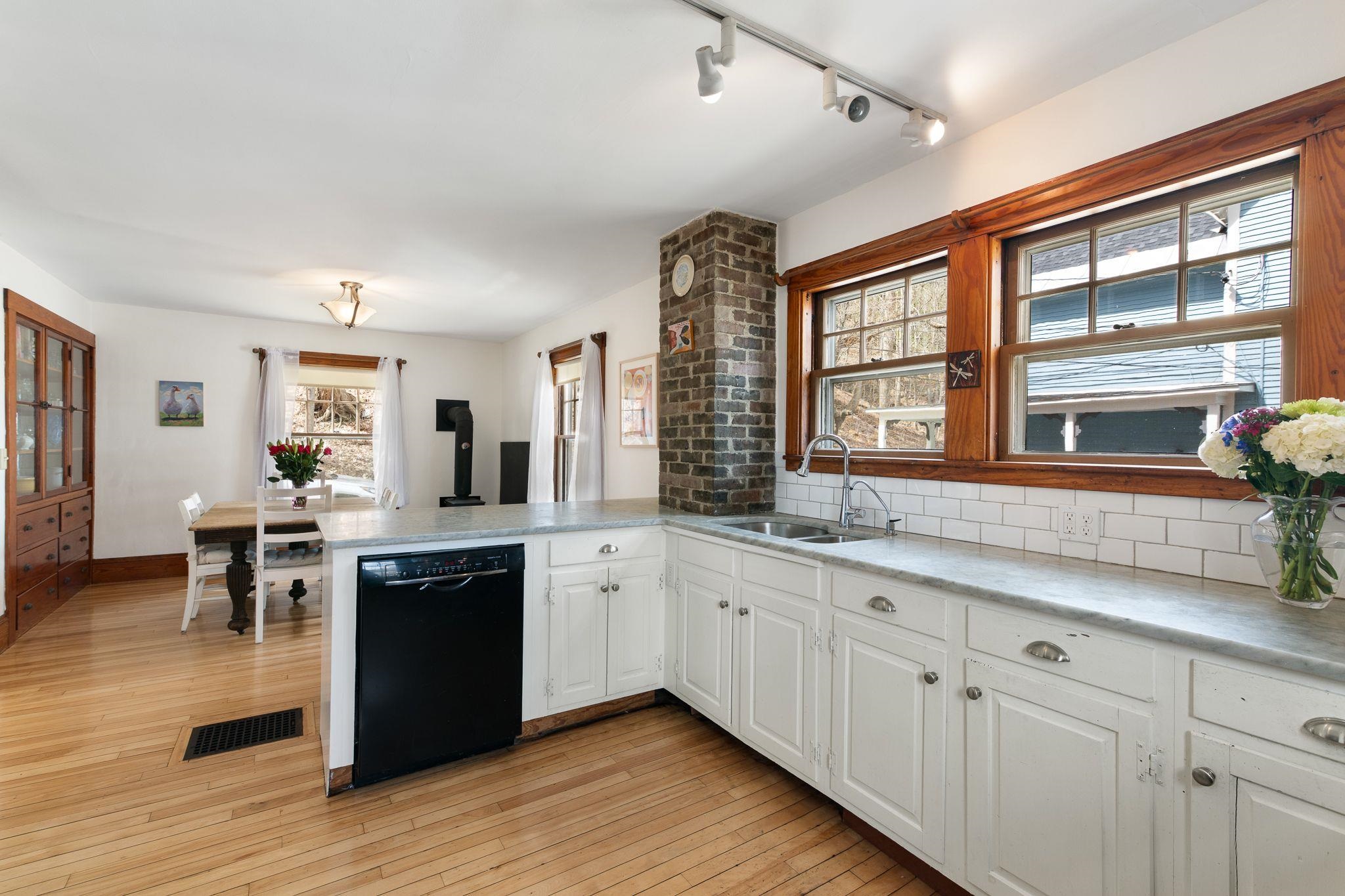 119 Forest Street Brattleboro, VT 05301 - Photo 4 of 45