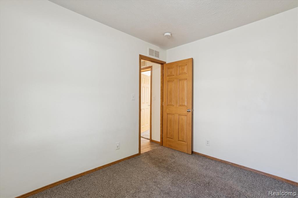 4004 Howe Road Wayne, MI 48184 - Photo 30 of 42