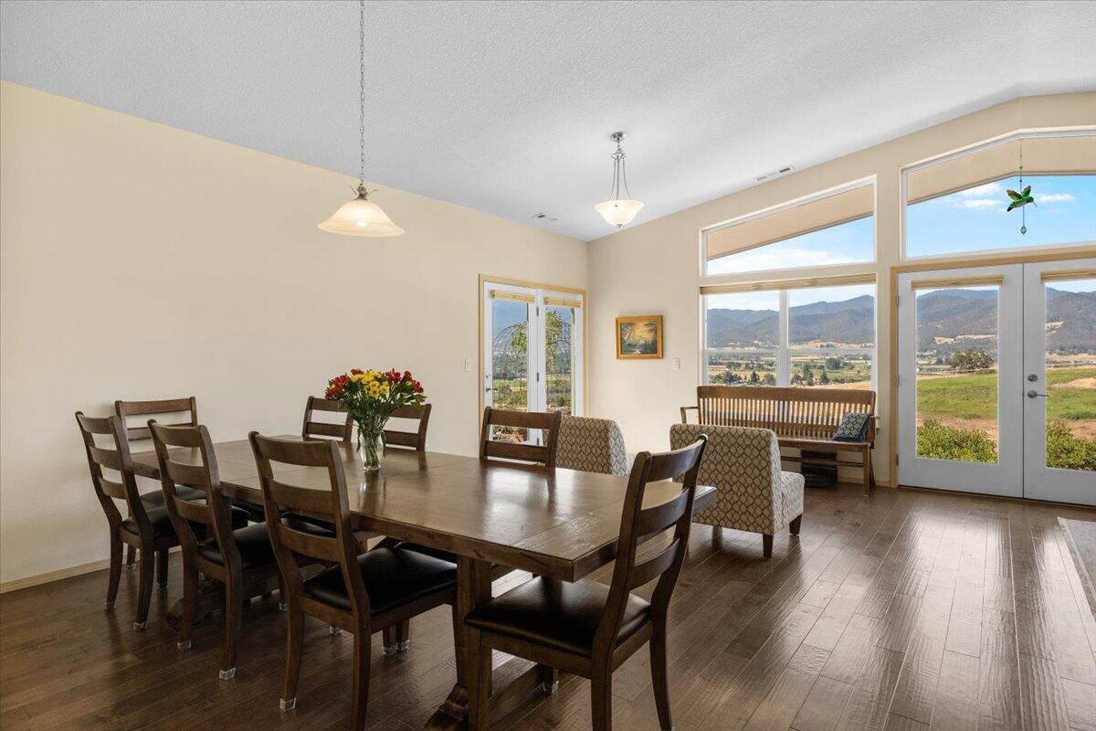 4856 Payne Road Medford, OR 97504 - Photo 27 of 49 Dining area with French door to additional patio