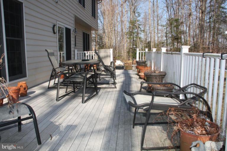 3209 Homewood Road Davidsonville, MD 21035 - Photo 10 of 11 Deck