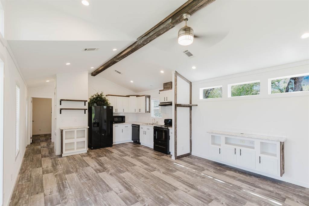 333 Pr 4197 Decatur Tx 76234 Decatur, TX 76234 - Photo 35 of 40 Cabana/tiny home living and kitchen space.