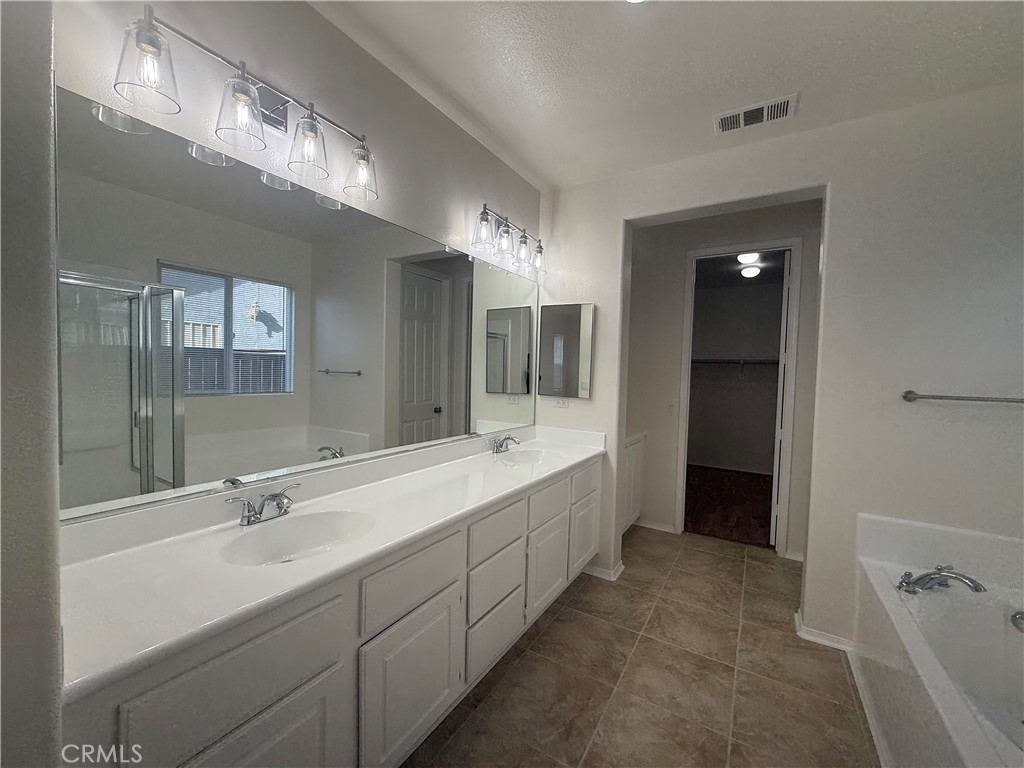 1427 Adderstone Way Perris, CA 92571 - Photo 23 of 36