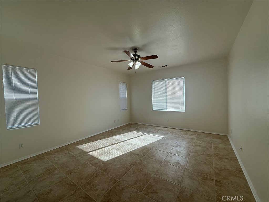 1427 Adderstone Way Perris, CA 92571 - Photo 25 of 36