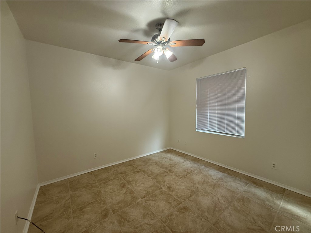 1427 Adderstone Way Perris, CA 92571 - Photo 31 of 36