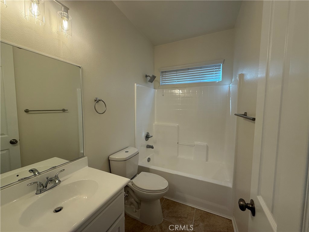 1427 Adderstone Way Perris, CA 92571 - Photo 32 of 36