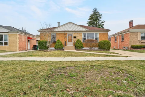 $389,000 | 1800 Mayfair Avenue, Westchester, IL 60154