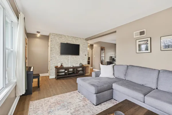 $389,000 | 1800 Mayfair Avenue, Westchester, IL 60154