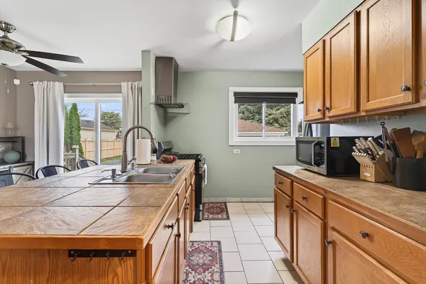 $389,000 | 1800 Mayfair Avenue, Westchester, IL 60154