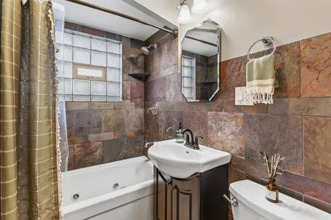 $389,000 | 1800 Mayfair Avenue, Westchester, IL 60154
