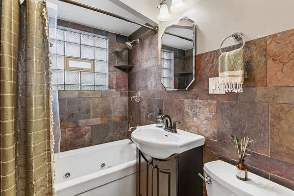$389,000 | 1800 Mayfair Avenue, Westchester, IL 60154