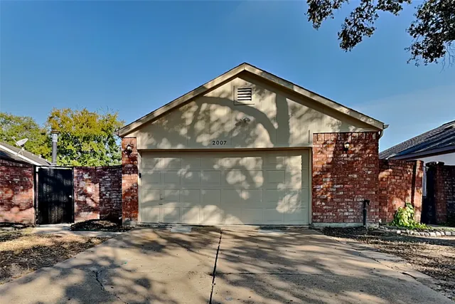 $1,920 | 2007 Barronett Bend, Sugar Land, TX 77478