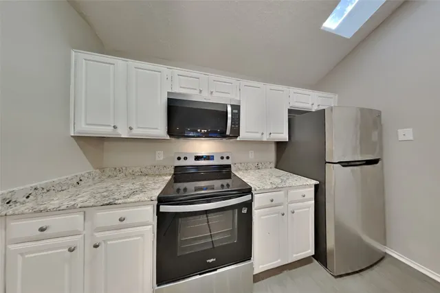 $1,920 | 2007 Barronett Bend, Sugar Land, TX 77478