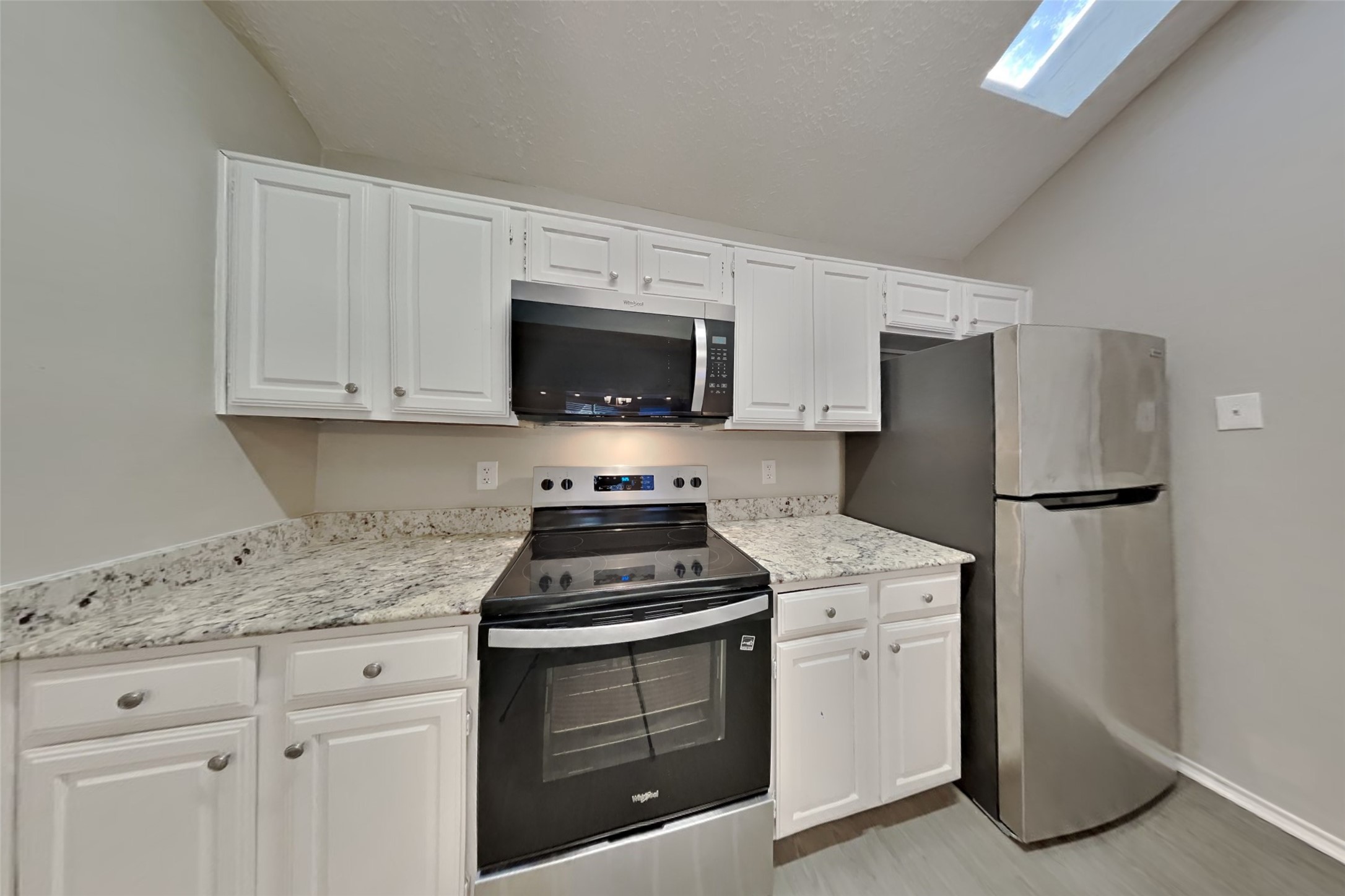 2007 Barronett Bend Sugar Land, TX 77478 - Photo 4 of 18