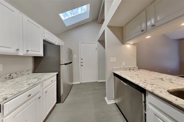 $1,920 | 2007 Barronett Bend, Sugar Land, TX 77478