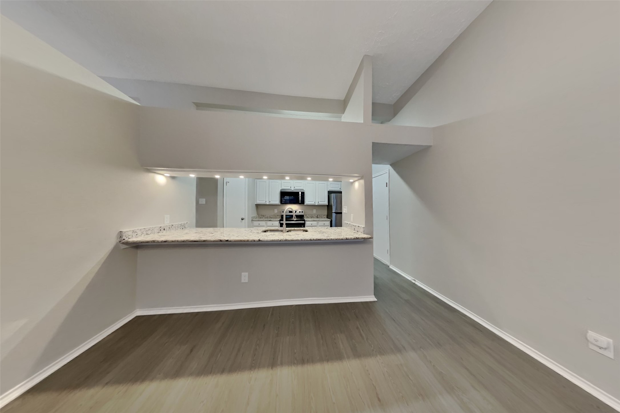 2007 Barronett Bend Sugar Land, TX 77478 - Photo 6 of 18