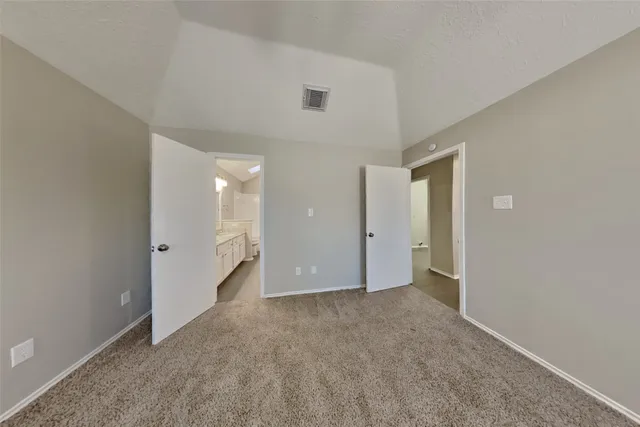 $1,920 | 2007 Barronett Bend, Sugar Land, TX 77478