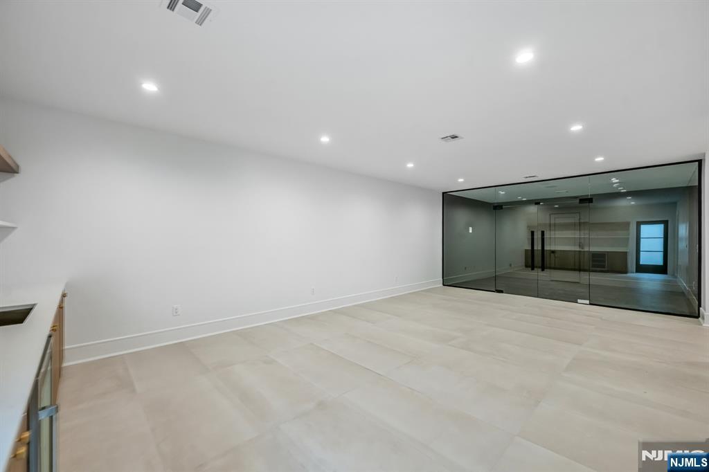 190 Denver Road Paramus, NJ 07652 - Photo 43 of 49 Gallery Image 43
