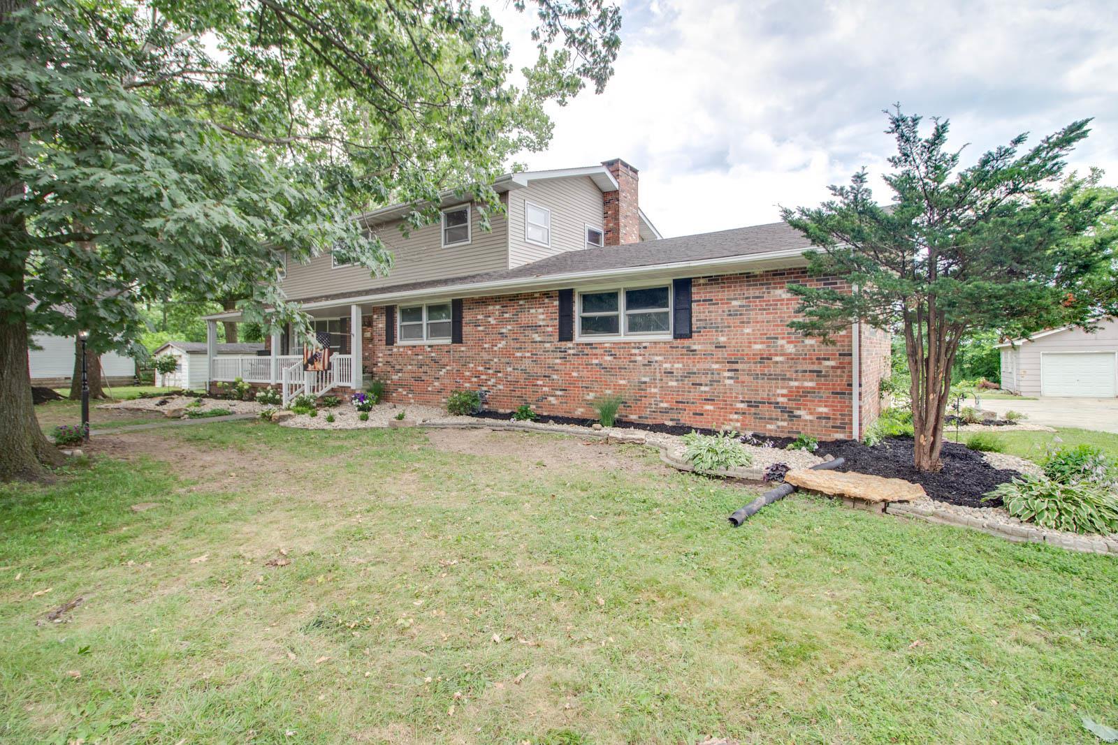 435 Bunker Hill Road Staunton, IL 62088 - Photo 3 of 44 Gallery Image 3