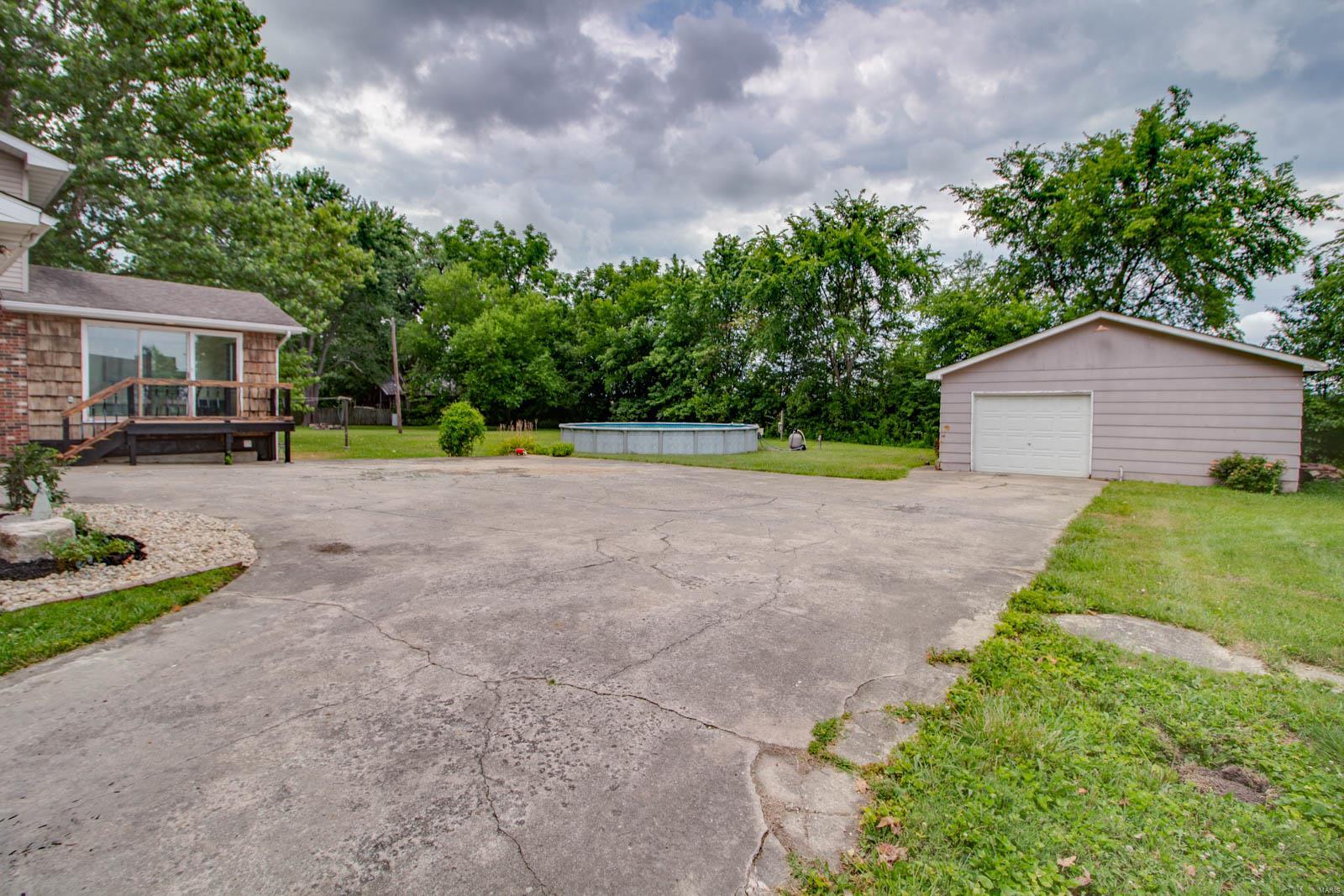 435 Bunker Hill Road Staunton, IL 62088 - Photo 38 of 44 Gallery Image 38