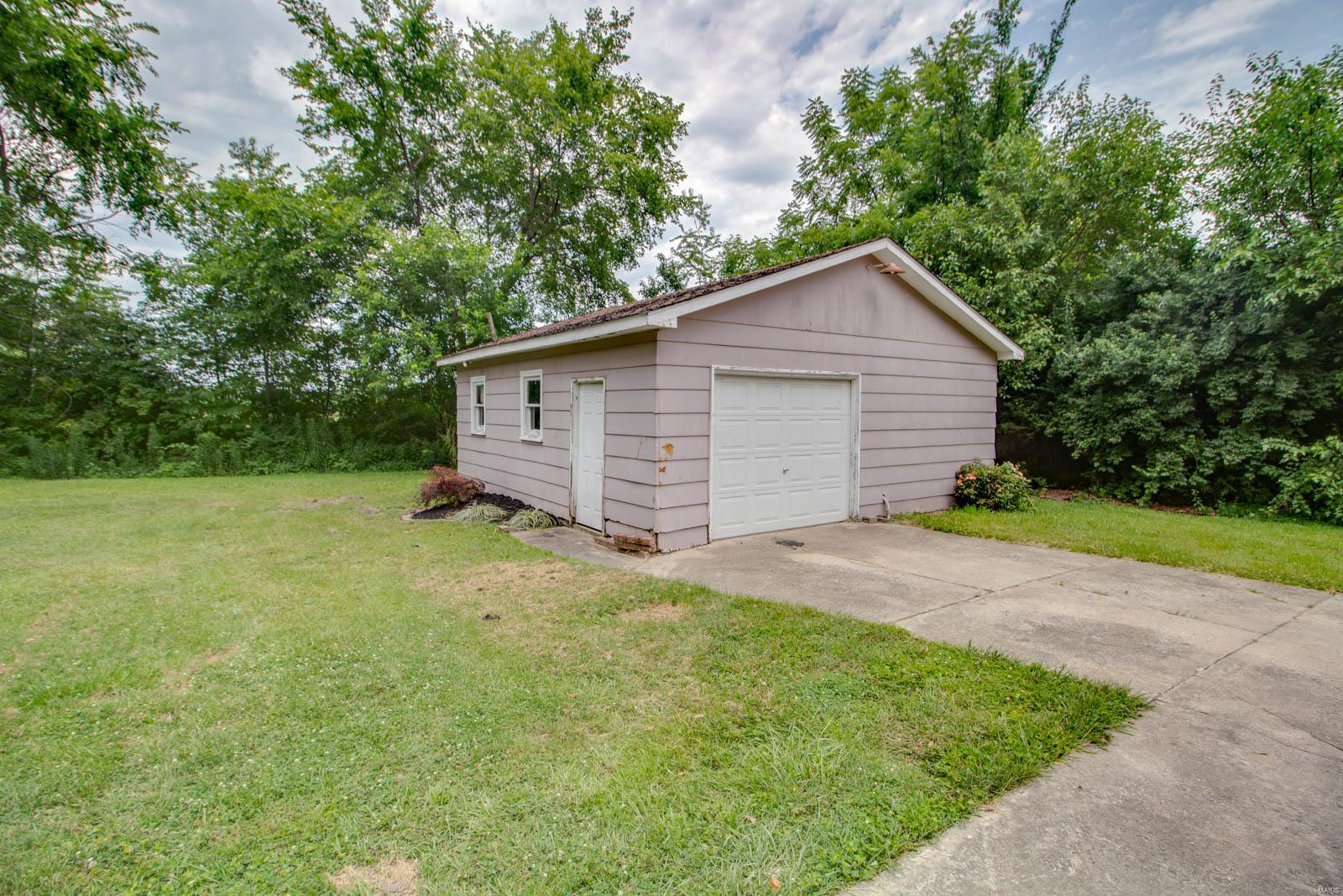 435 Bunker Hill Road Staunton, IL 62088 - Photo 39 of 44 Gallery Image 39
