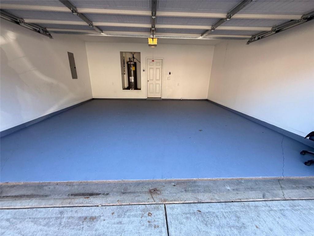 2450 Oakleaf Circle Lithonia, GA 30058 - Photo 5 of 40 a view of a garage