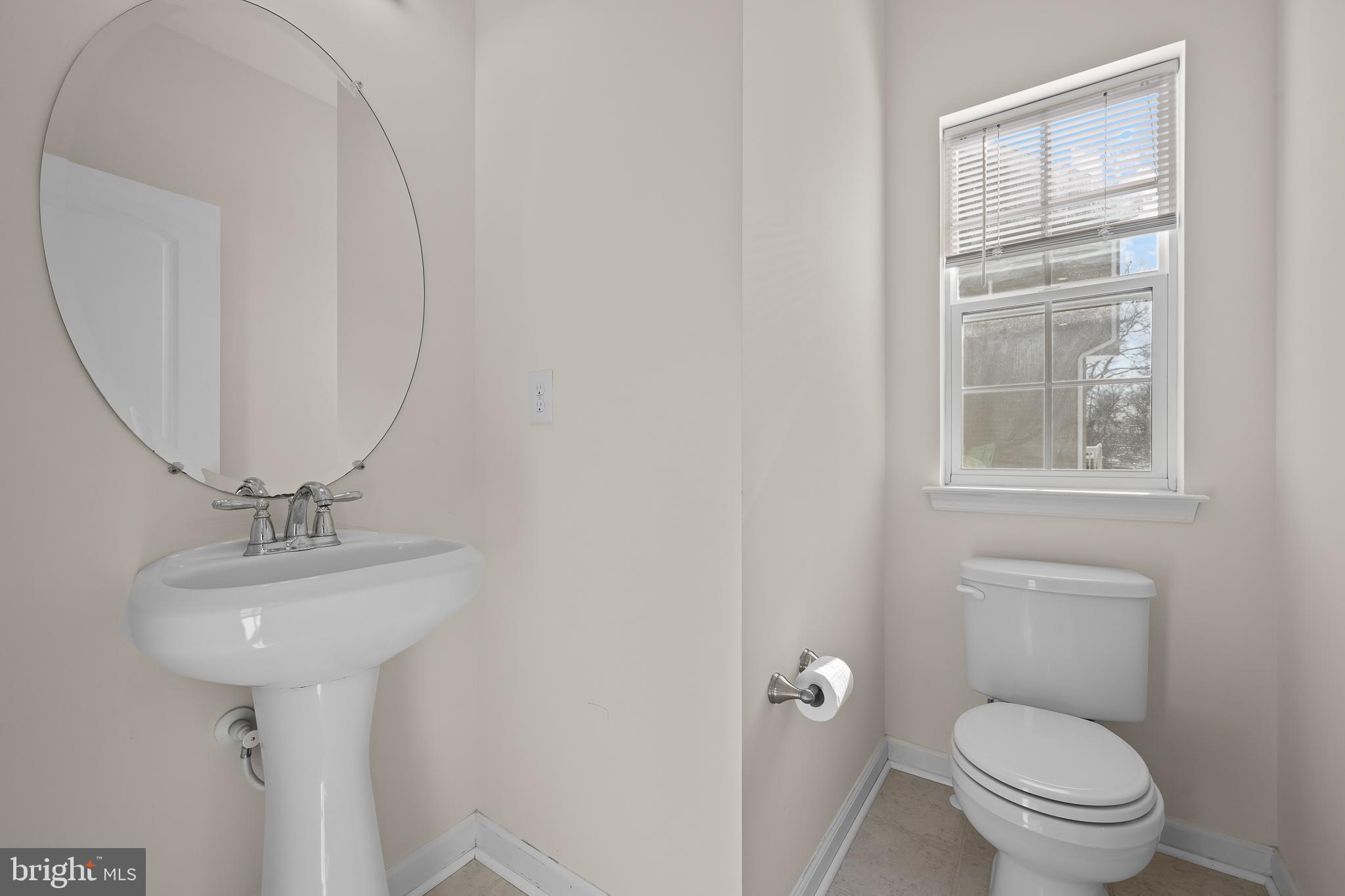 693 Jacobsen Circle, Unit 182 Newark, DE 19702 - Photo 13 of 40 Powder Room