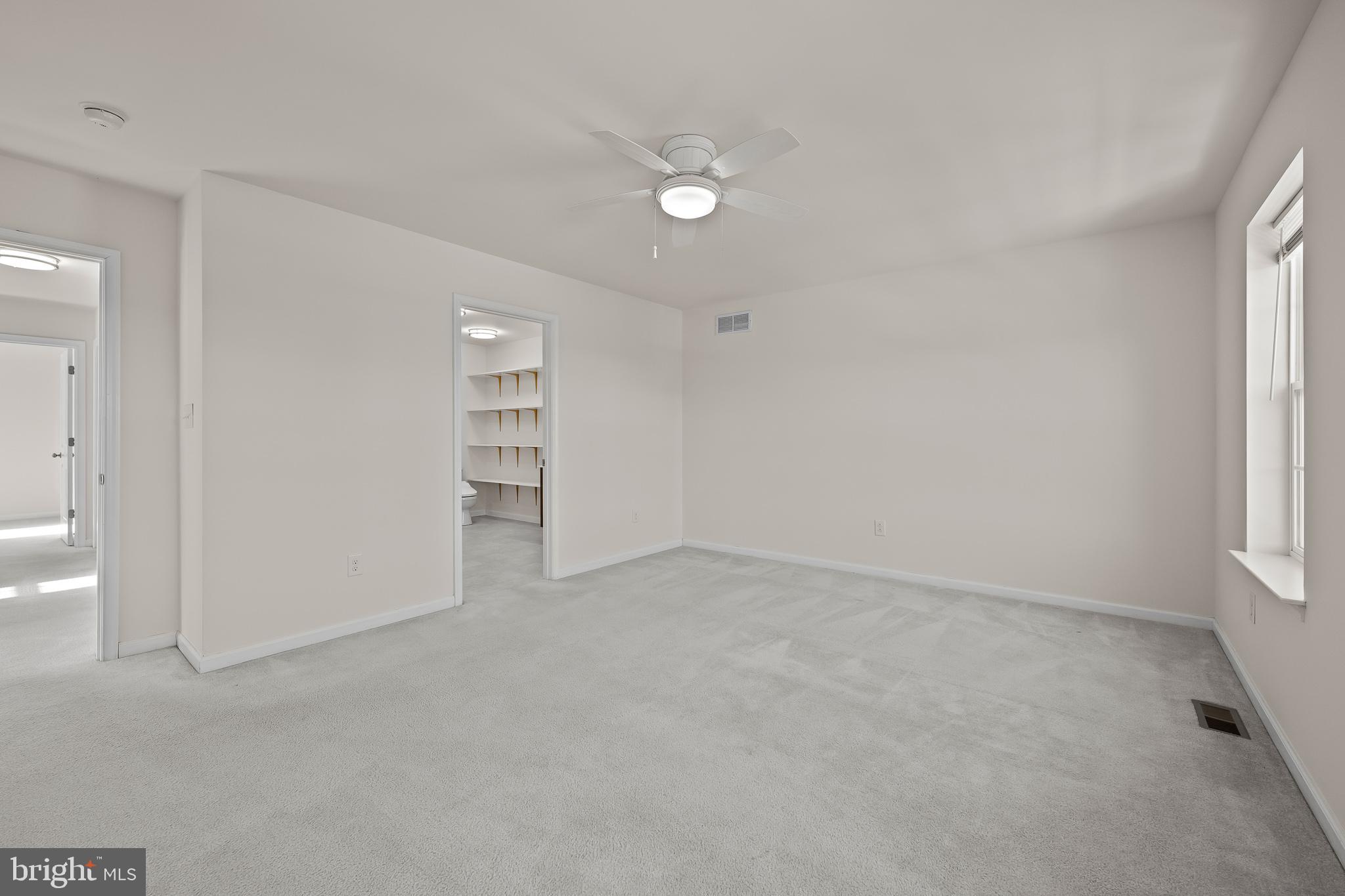 693 Jacobsen Circle, Unit 182 Newark, DE 19702 - Photo 32 of 40 Primary Bedroom